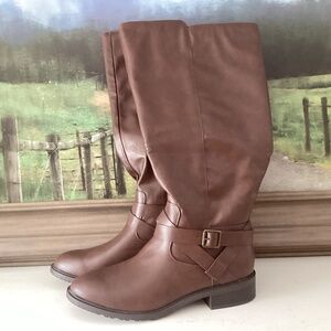 Me Too wide Calf High Biker Tall Boots Vitta Women's Size 11M Brown Zip Up NWOT